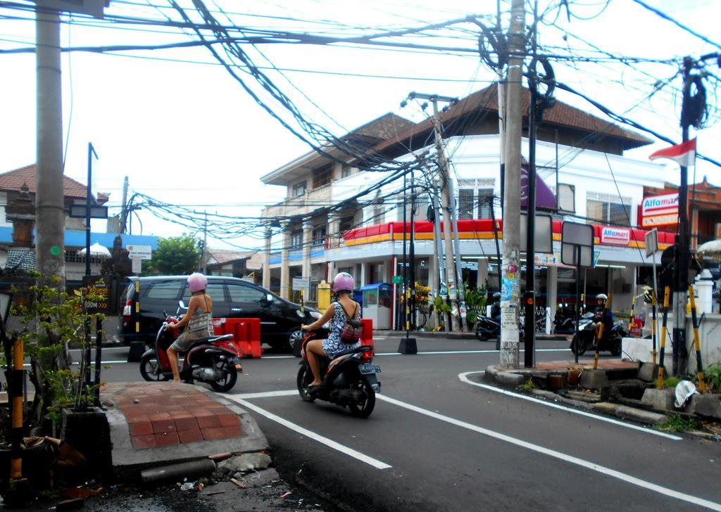 RedDoorz At Kerobokan Seminyak 2 Luaran gambar